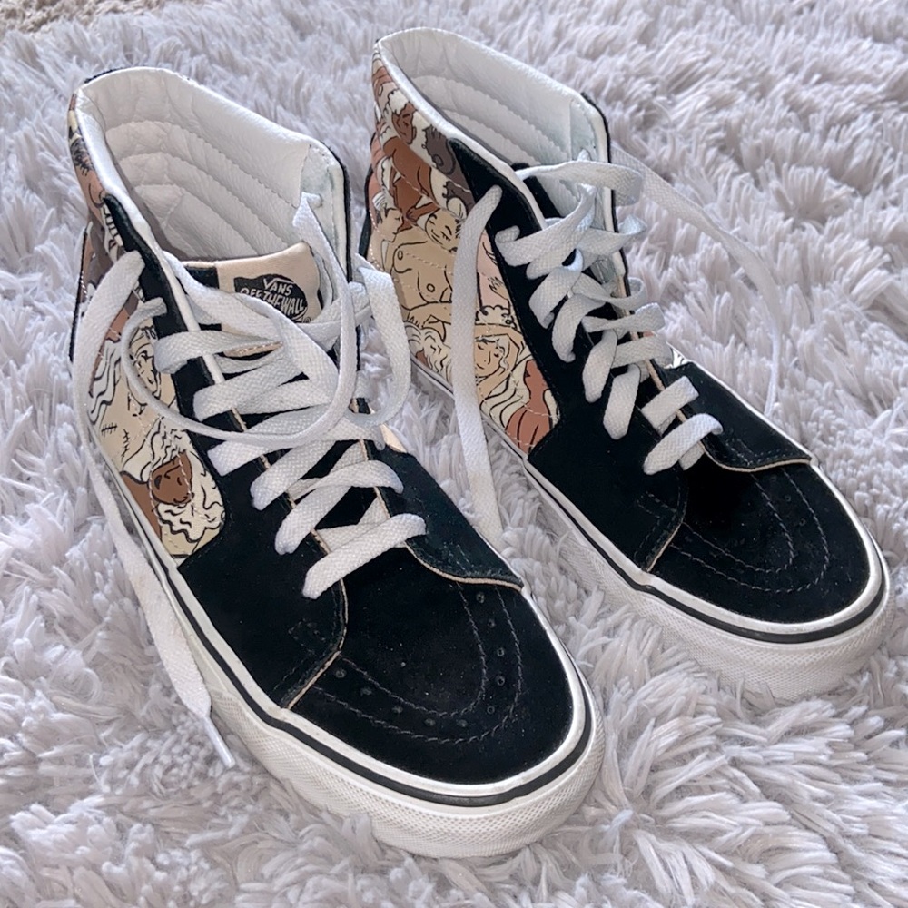 Custom Art Vans ♥︎